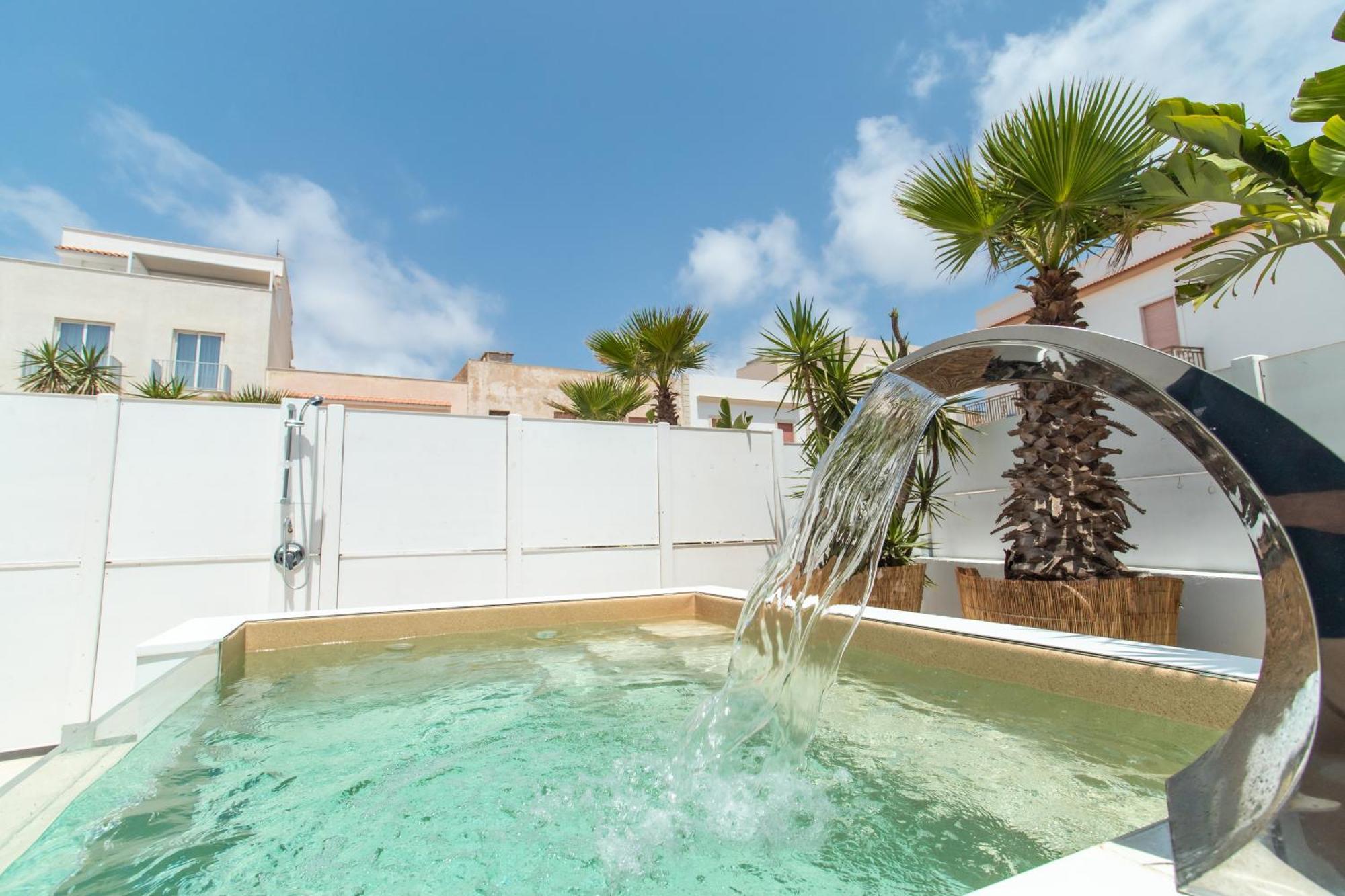 Hotel Le Grotte Lampedusa Esterno foto